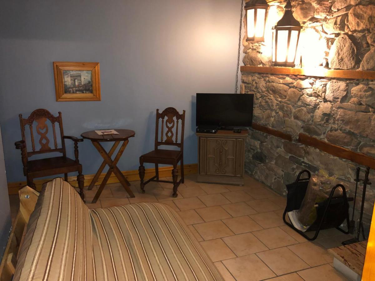Отель Manoir Ramezay Marieville Экстерьер фото