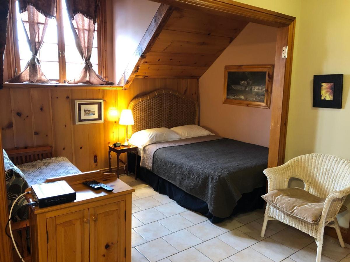 Отель Manoir Ramezay Marieville Экстерьер фото